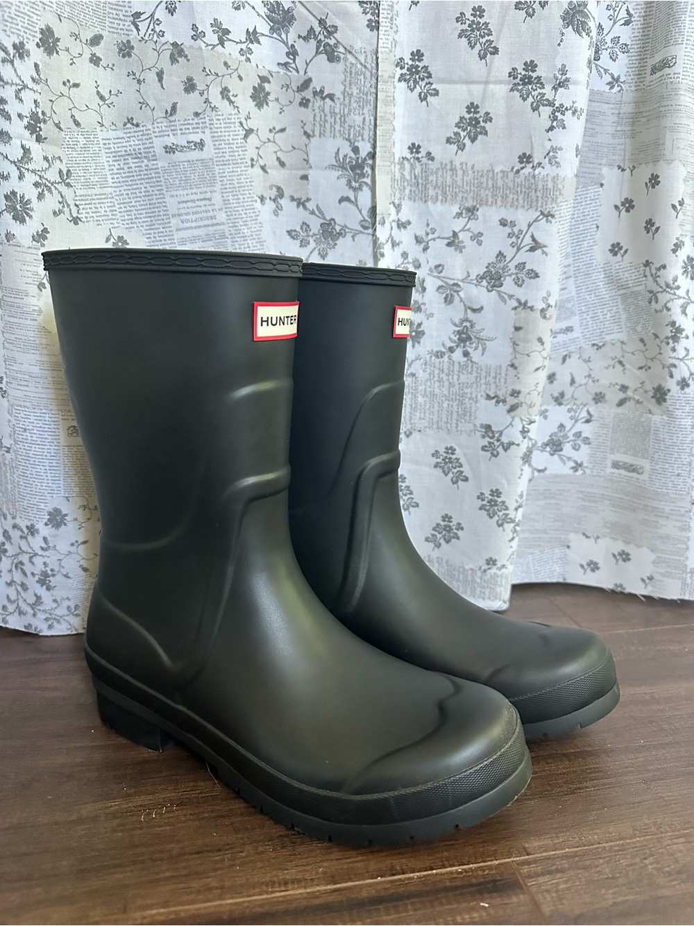 NWT Hunter Black Rain Boots